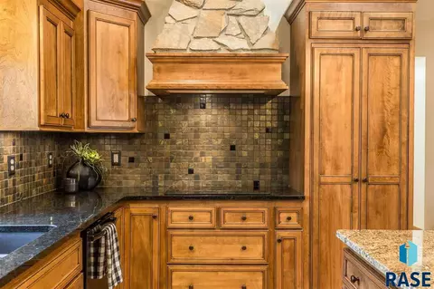 1620 E Rushmore Dr, Brandon, SD 57005 photo 19
