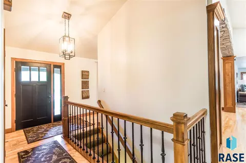 1620 E Rushmore Dr, Brandon, SD 57005 photo 11