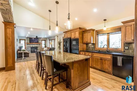 1620 E Rushmore Dr, Brandon, SD 57005 photo 17