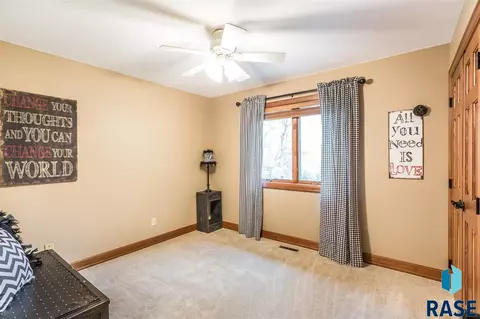 1620 E Rushmore Dr, Brandon, SD 57005 photo 25