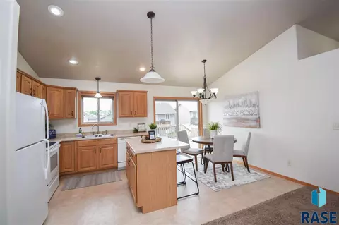 1400 E 68th St N, Sioux Falls, SD 57104 photo 6