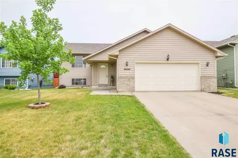 1400 E 68th St N, Sioux Falls, SD 57104 photo 1