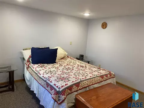 910 12th Ave, Mitchell, SD 57301 photo 17