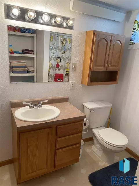 910 12th Ave, Mitchell, SD 57301 photo 16