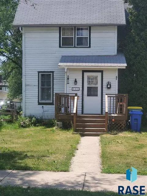 320 SE 4th Ave, Pipestone, MN 56164 photo 1