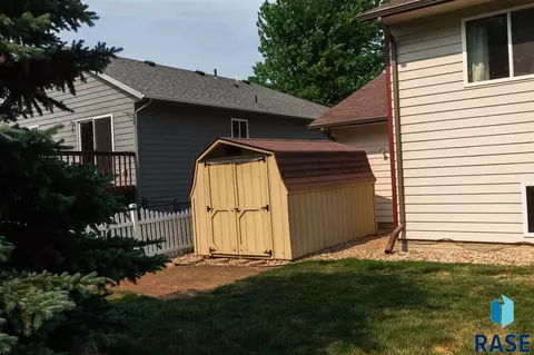 300 Deerview Ave, Tea, SD 57064 photo 23