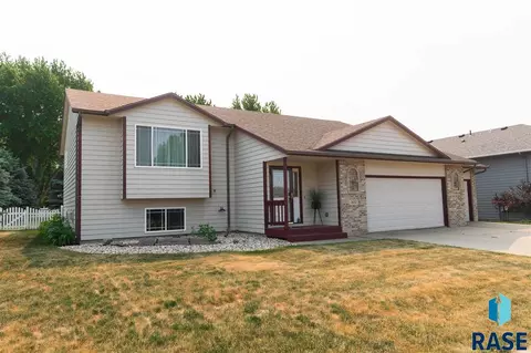 300 Deerview Ave, Tea, SD 57064 photo 2