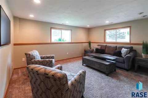 300 Deerview Ave, Tea, SD 57064 photo 14