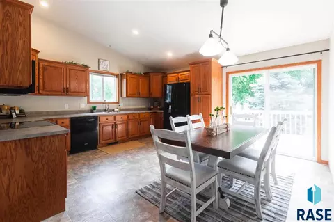 300 Deerview Ave, Tea, SD 57064 photo 6