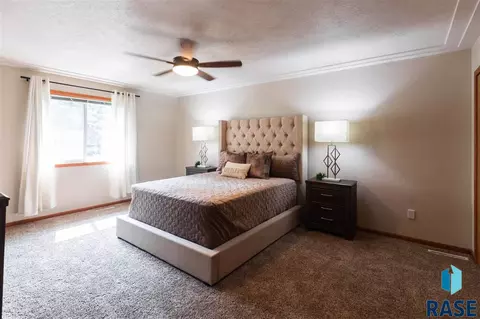 300 Deerview Ave, Tea, SD 57064 photo 10