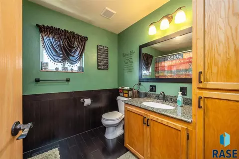 109 E 5th St, Dell Rapids, SD 57022 photo 13