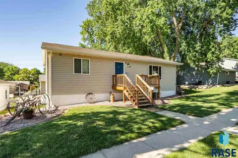 109 E 5th St, Dell Rapids, SD 57022 photo 31