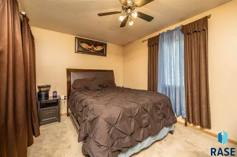 109 E 5th St, Dell Rapids, SD 57022 photo 11