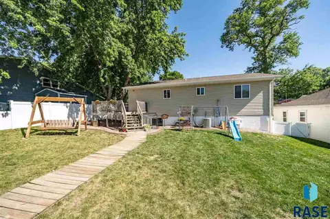 109 E 5th St, Dell Rapids, SD 57022 photo 25