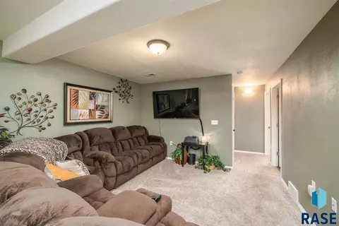 109 E 5th St, Dell Rapids, SD 57022 photo 14