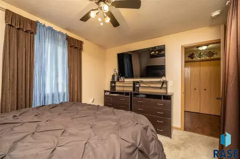 109 E 5th St, Dell Rapids, SD 57022 photo 12