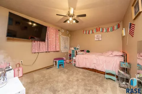 109 E 5th St, Dell Rapids, SD 57022 photo 8