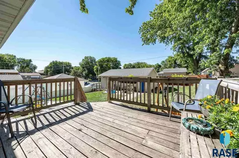 109 E 5th St, Dell Rapids, SD 57022 photo 23
