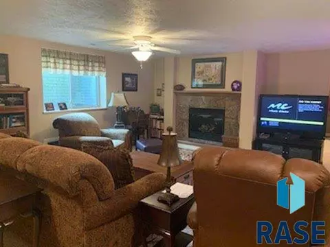 204 E Pinehurst Dr, Sioux Falls, SD 57108 photo 11