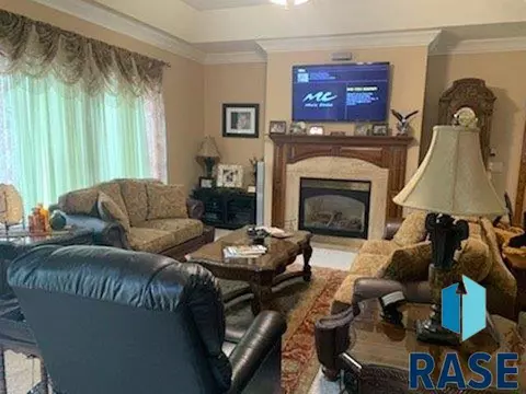 204 E Pinehurst Dr, Sioux Falls, SD 57108 photo 3