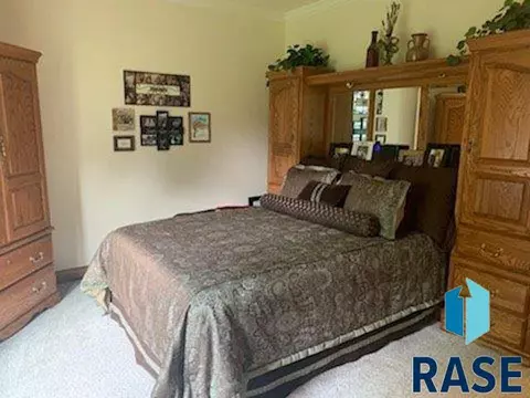204 E Pinehurst Dr, Sioux Falls, SD 57108 photo 9