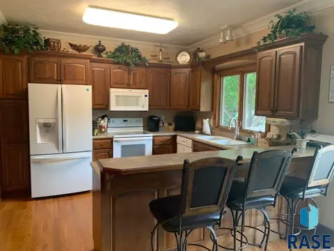 204 E Pinehurst Dr, Sioux Falls, SD 57108 photo 5