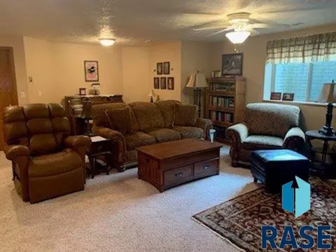 204 E Pinehurst Dr, Sioux Falls, SD 57108 photo 12