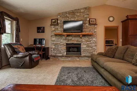 47174 245th St, Dell Rapids, SD 57022 photo 5