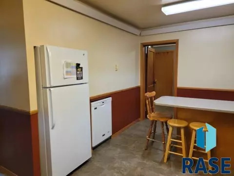 321 N Cherry St, Freeman, SD 57029 photo 8