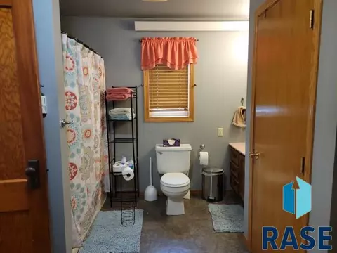 321 N Cherry St, Freeman, SD 57029 photo 10