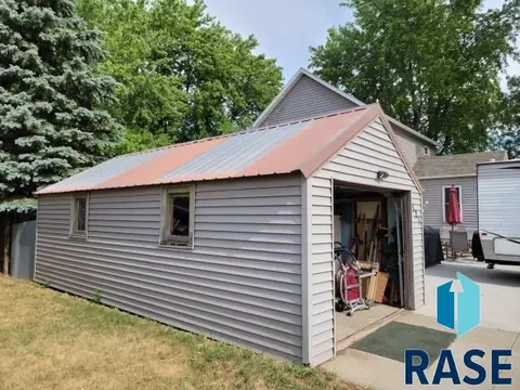 321 N Cherry St, Freeman, SD 57029 photo 33