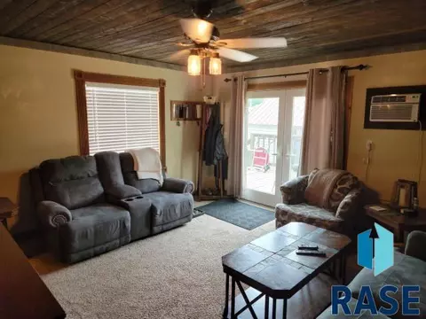 321 N Cherry St, Freeman, SD 57029 photo 6