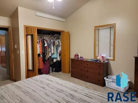 321 N Cherry St, Freeman, SD 57029 photo 13