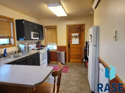 321 N Cherry St, Freeman, SD 57029 photo 9