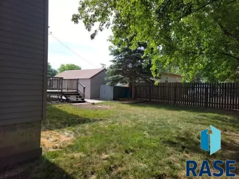 321 N Cherry St, Freeman, SD 57029 photo 28