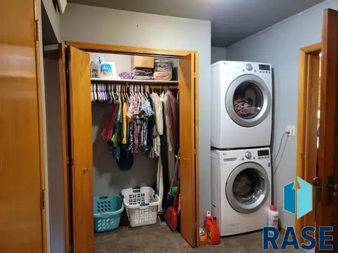 321 N Cherry St, Freeman, SD 57029 photo 11