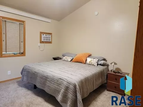 321 N Cherry St, Freeman, SD 57029 photo 12