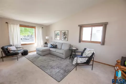 4508 E Oak St, Sioux Falls, SD 57103 photo 3