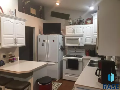 721 Ellis St, Centerville, SD 57014 photo 4