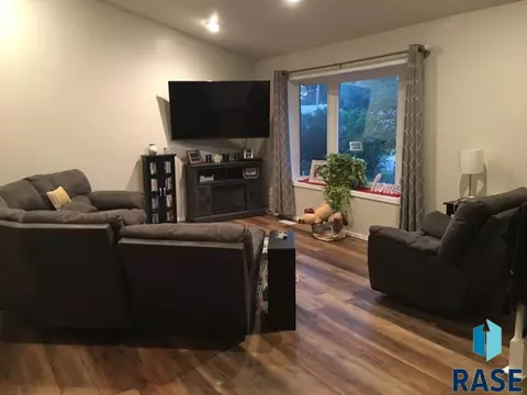 721 Ellis St, Centerville, SD 57014 photo 6