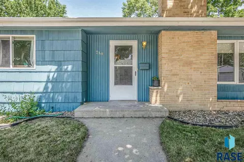 716 W 22nd St, Sioux Falls, SD 57105 photo 1
