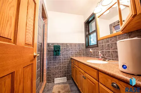 2441 Fairway Cir, Mitchell, SD 57301 photo 25