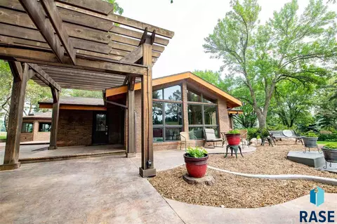 2441 Fairway Cir, Mitchell, SD 57301 photo 11