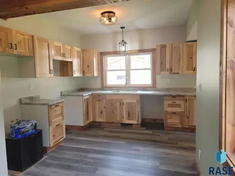 708 S Poplar St, Freeman, SD 57029 photo 8