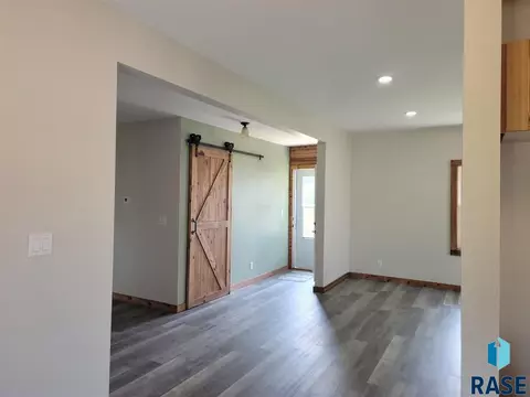 708 S Poplar St, Freeman, SD 57029 photo 7