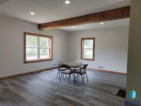 708 S Poplar St, Freeman, SD 57029 photo 6