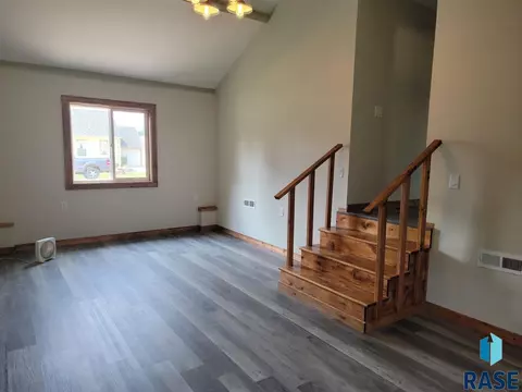 708 S Poplar St, Freeman, SD 57029 photo 18