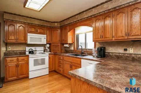 2017 S Queens Ave, Sioux Falls, SD 57106 photo 9