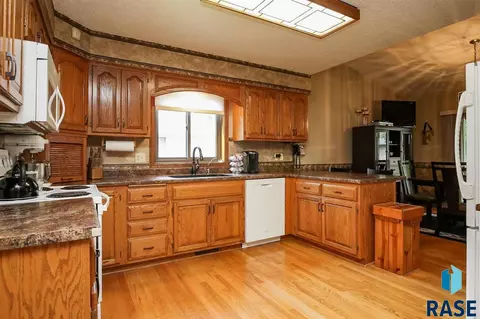 2017 S Queens Ave, Sioux Falls, SD 57106 photo 8