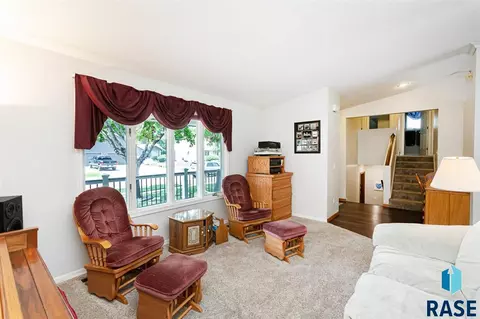 816 S Parkview Blvd, Brandon, SD 57005 photo 4